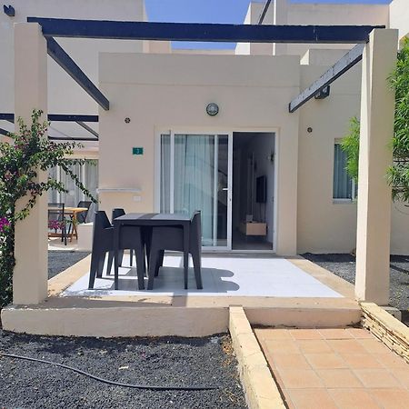 Homeforguest Apartamento Con Terraza Y Piscina En Κοραλέχο Εξωτερικό φωτογραφία