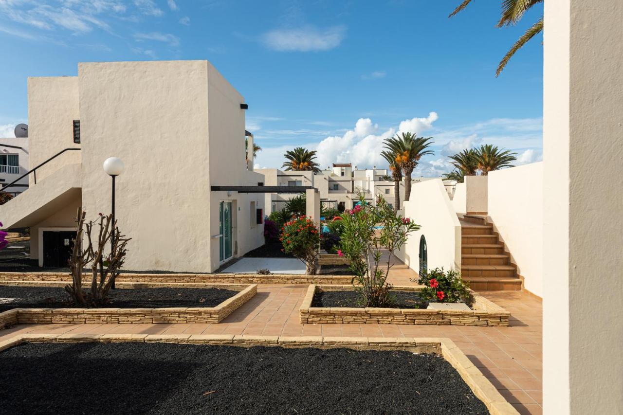 Homeforguest Apartamento Con Terraza Y Piscina En Κοραλέχο Εξωτερικό φωτογραφία