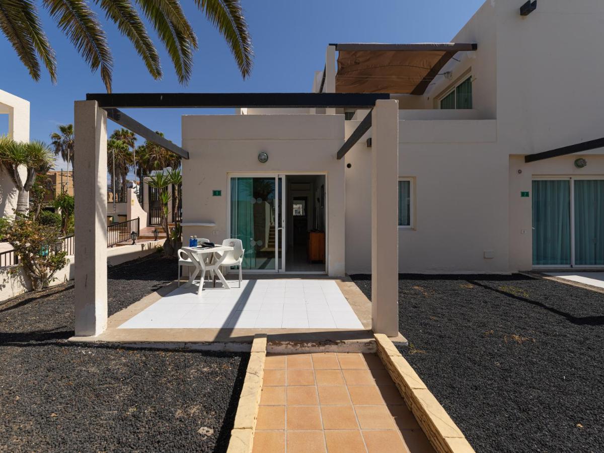 Homeforguest Apartamento Con Terraza Y Piscina En Κοραλέχο Εξωτερικό φωτογραφία