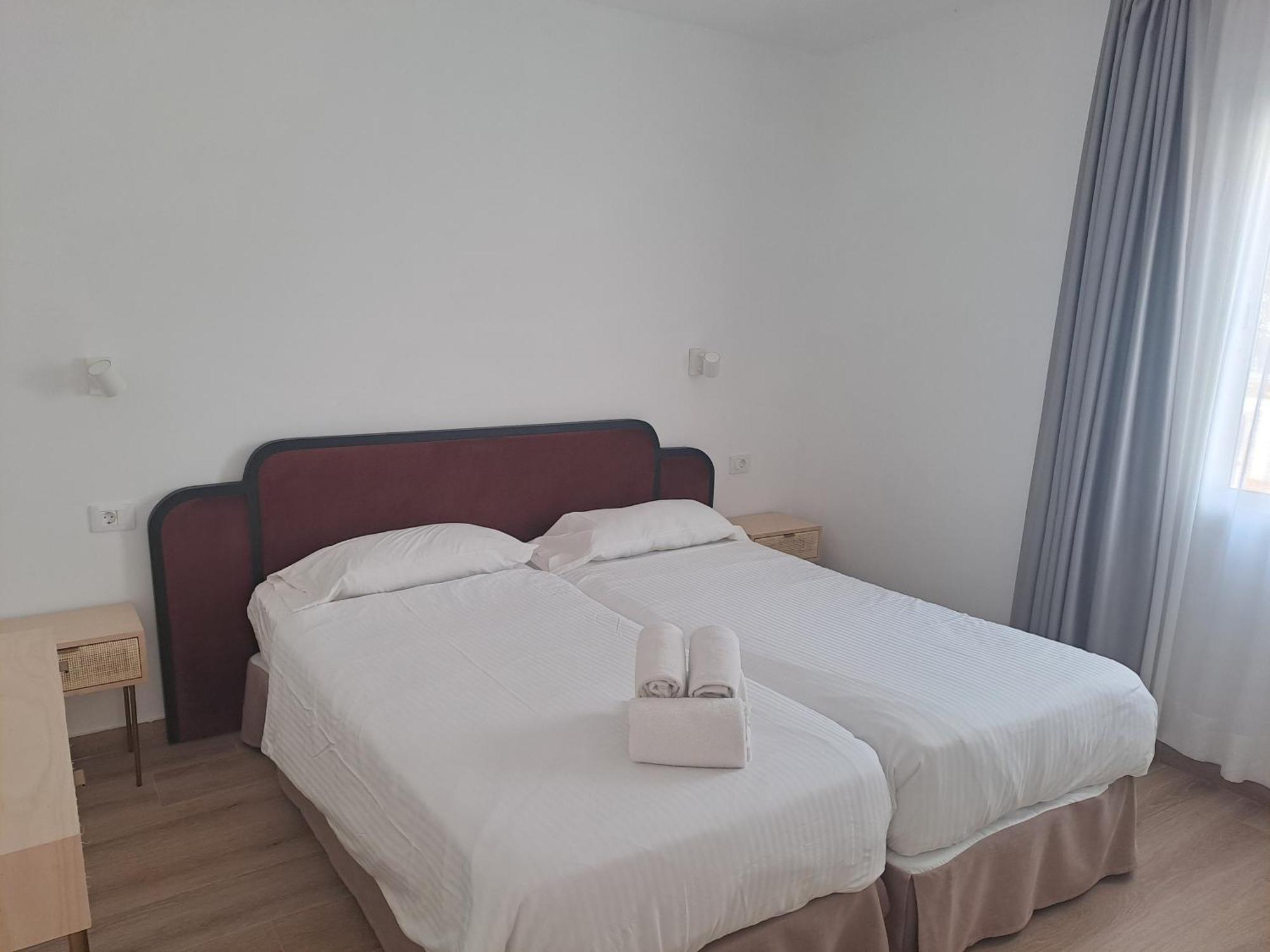 Homeforguest Apartamento Con Terraza Y Piscina En Κοραλέχο Εξωτερικό φωτογραφία