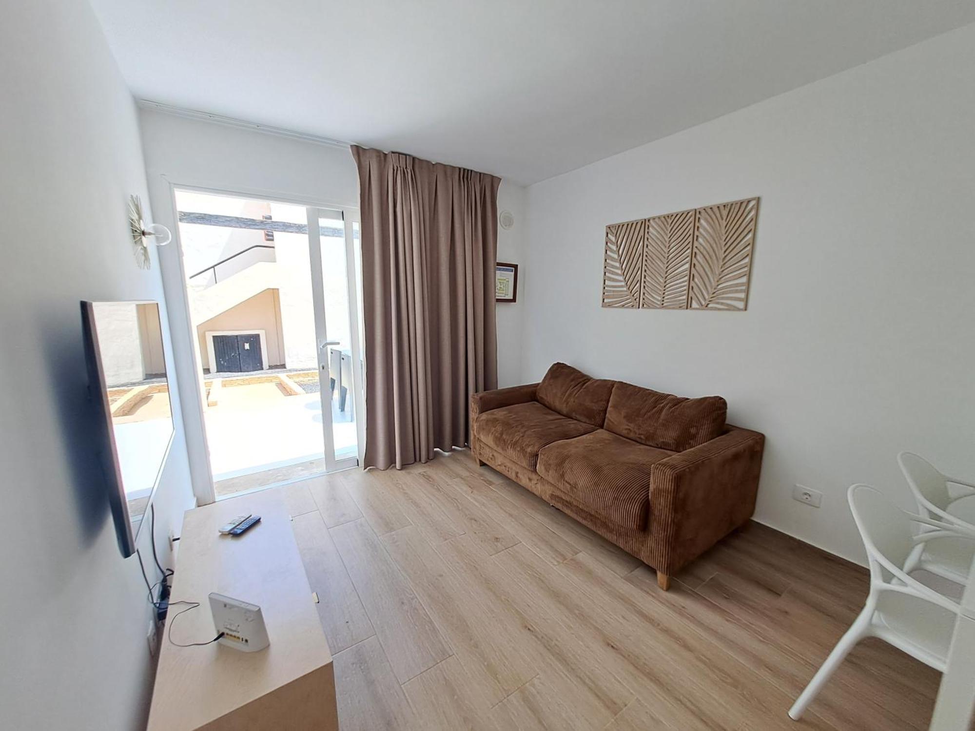 Homeforguest Apartamento Con Terraza Y Piscina En Κοραλέχο Εξωτερικό φωτογραφία