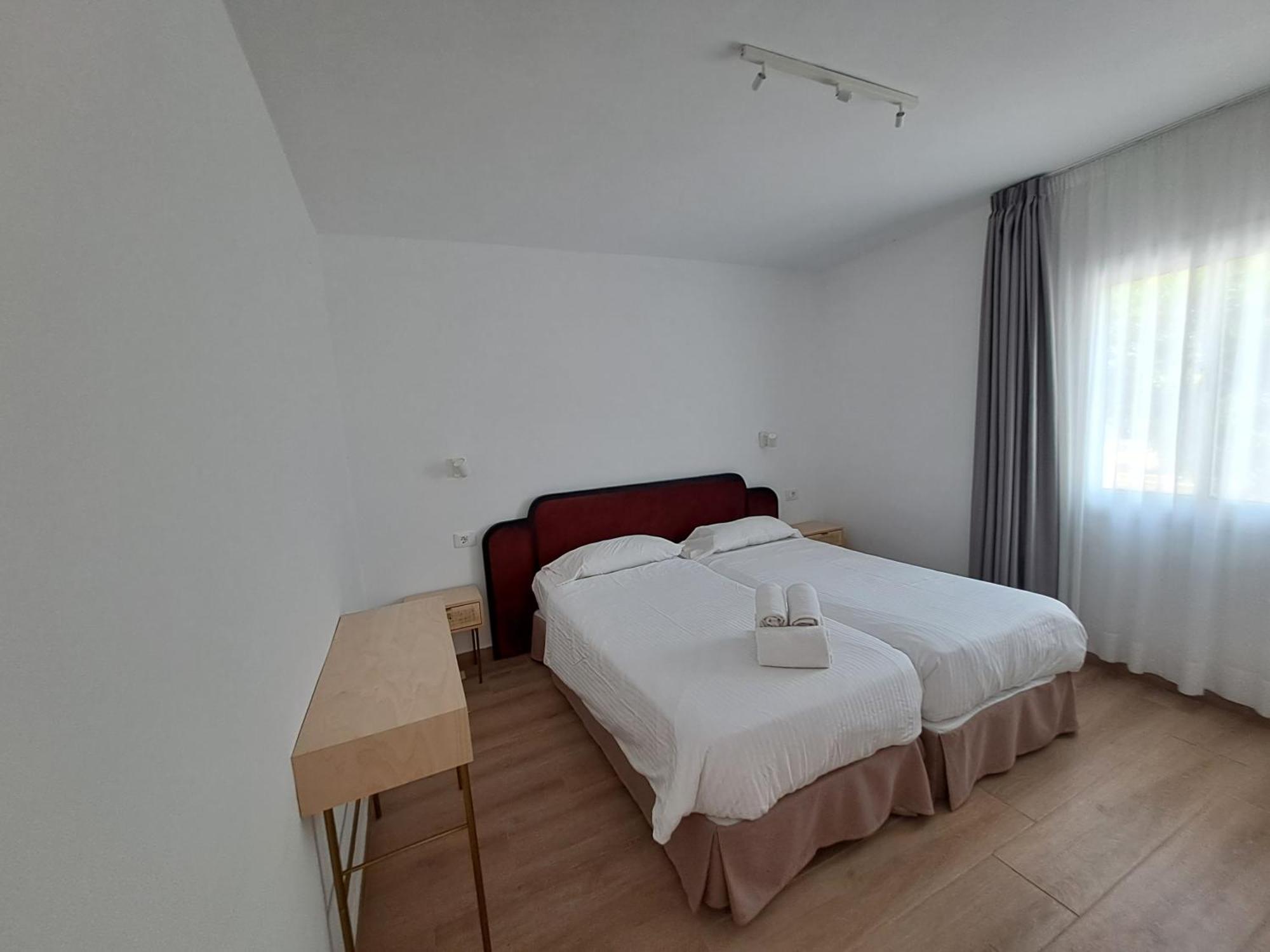 Homeforguest Apartamento Con Terraza Y Piscina En Κοραλέχο Εξωτερικό φωτογραφία
